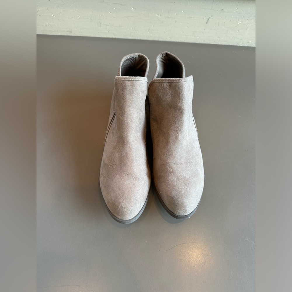 Time & Tru Women’s Slit Ankle Boots